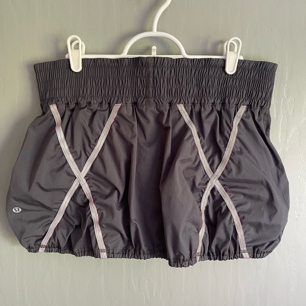 NWT Lululemon Coal  Light Up Skirt Women’s Size 8 Reflective Cycling Biking NEW